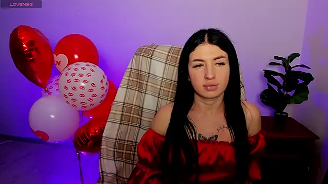 milanasky5 online show from February 13, 2026, 4:07 pm