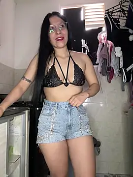 samanta big ass  online show from May 17, 2026, 1:33 pm