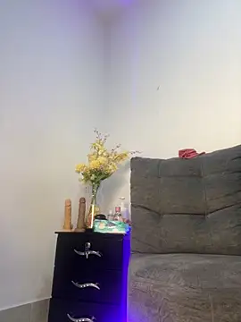 Snapshot of RousseSmith chatting on April 21, 2026, 7:31 pm RousseSmith online show from April 21, 2026, 7:31 pm