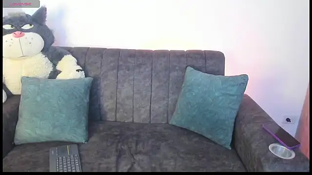 Snapshot of velmoon chatting on May 12, 2026, 6:14 pm velmoon online show from May 12, 2026, 6:14 pm