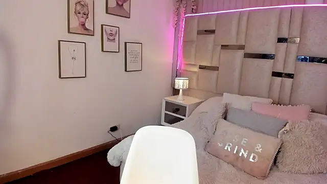 Snapshot of Maya-jhons chatting on March 11, 2026, 10:42 am Maya-jhons online show from March 11, 2026, 10:42 am