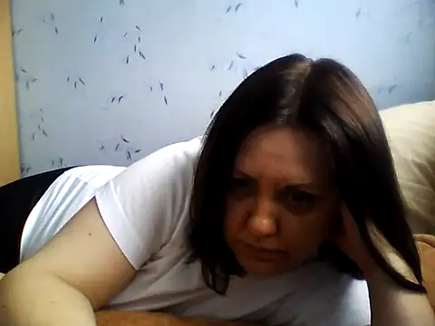 Snapshot of LockyCharm111 chatting on April 9, 2026, 8:20 am LockyCharm111 online show from April 9, 2026, 8:20 am