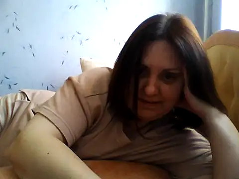 Snapshot of LockyCharm111 chatting on April 28, 2026, 4:11 pm LockyCharm111 online show from April 28, 2026, 4:11 pm