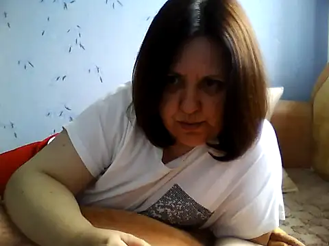 Snapshot of LockyCharm111 chatting on May 17, 2026, 9:31 am LockyCharm111 online show from May 17, 2026, 9:31 am