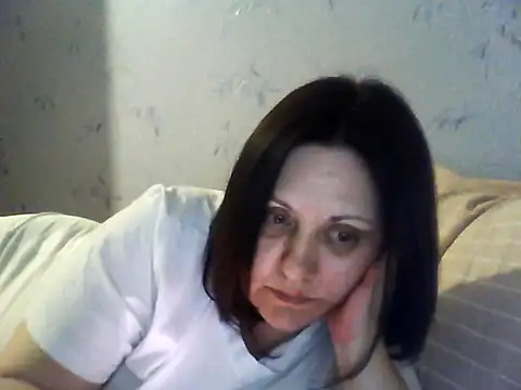 Snapshot of LockyCharm111 chatting on April 5, 2026, 7:53 pm LockyCharm111 online show from April 5, 2026, 7:53 pm