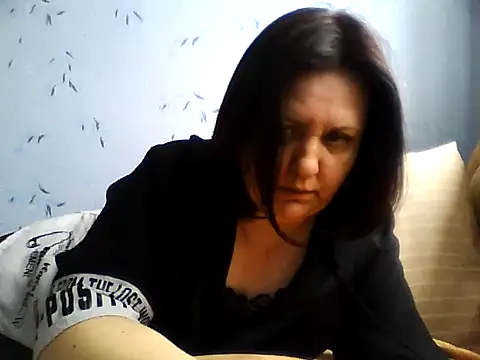 Snapshot of LockyCharm111 chatting on April 12, 2026, 6:27 am LockyCharm111 online show from April 12, 2026, 6:27 am
