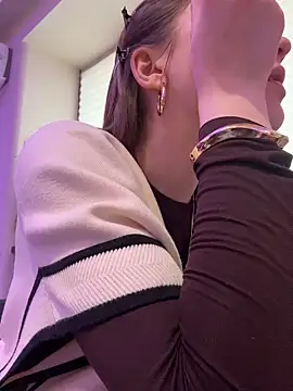 Snapshot of YourSweetArya chatting on February 22, 2026, 1:24 pm YourSweetArya online show from February 22, 2026, 1:24 pm