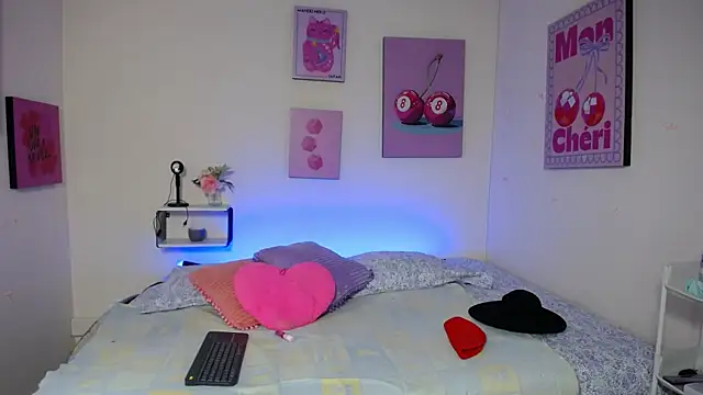 AnnyCotton online show from April 22, 2026, 7:31 pm