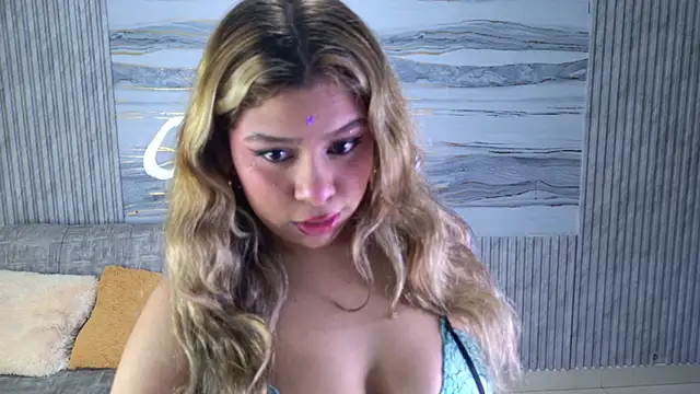 Snapshot of Sophie19__ chatting on April 27, 2026, 11:41 am Sophie19 online show from April 27, 2026, 11:41 am