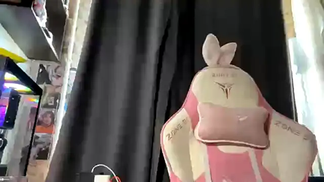 Snapshot of LourieDoucet chatting on March 22, 2026, 11:56 am LourieDoucet online show from March 22, 2026, 11:56 am