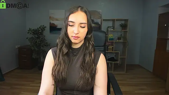 Effy Royse online show from May 11, 2026, 2:45 pm