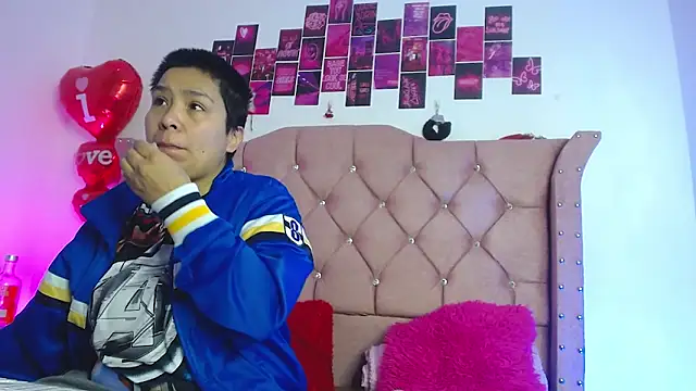 Snapshot of nat_evans8 chatting on May 9, 2026, 4:27 am nat evans8 online show from May 9, 2026, 4:27 am
