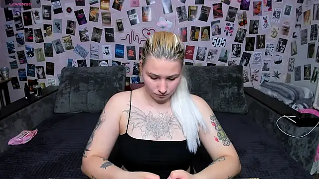x Ulya1cutex online show from May 8, 2026, 5:39 pm