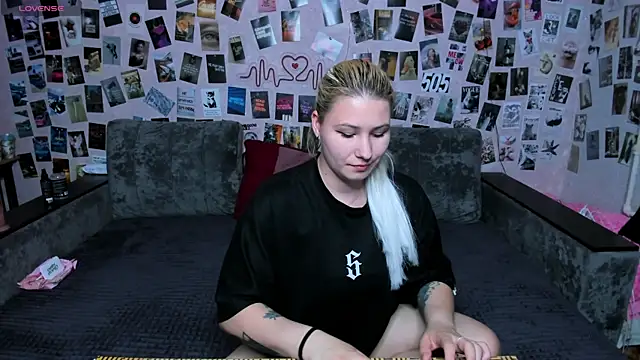 x Ulya1cutex online show from May 9, 2026, 5:38 pm