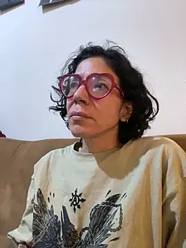 JeanneDuval8888 online show from May 8, 2026, 10:02 pm