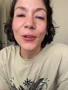 JeanneDuval8888 online show from May 9, 2026, 9:51 pm