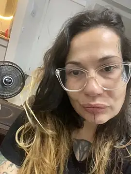 Snapshot of MissTamis chatting on February 10, 2026, 8:13 am MissTamis online show from February 10, 2026, 8:13 am