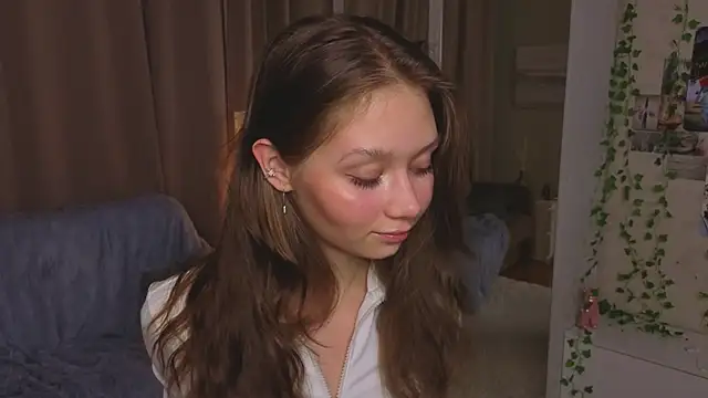 Snapshot of HolliBillig chatting on February 13, 2026, 7:25 pm HolliBillig online show from February 13, 2026, 7:25 pm