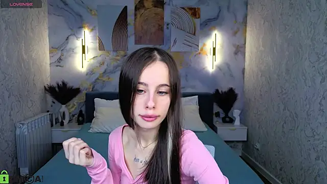 kristi kitss online show from April 2, 2026, 8:54 am