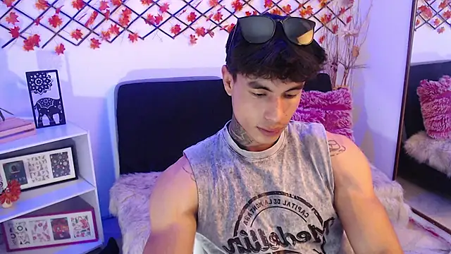 Snapshot of IanWest_ chatting on June 9, 2026, 6:09 pm IanWest online show from June 9, 2026, 6:09 pm