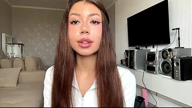 Snapshot of You_Club_Winx chatting on May 3, 2026, 7:24 am You Club Winx online show from May 3, 2026, 7:24 am