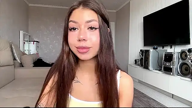 Snapshot of You_Club_Winx chatting on April 19, 2026, 7:20 am You Club Winx online show from April 19, 2026, 7:20 am