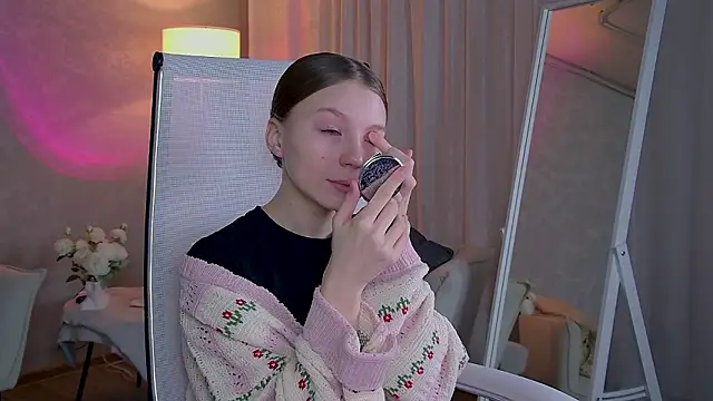 Snapshot of ElliFrankenweenie chatting on March 6, 2026, 6:30 am ElliFrankenweenie online show from March 6, 2026, 6:30 am