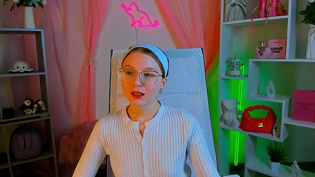 Snapshot of ElliFrankenweenie chatting on March 12, 2026, 7:12 am ElliFrankenweenie online show from March 12, 2026, 7:12 am