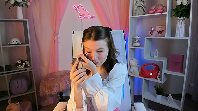 Snapshot of ElliFrankenweenie chatting on March 9, 2026, 9:24 am ElliFrankenweenie online show from March 9, 2026, 9:24 am