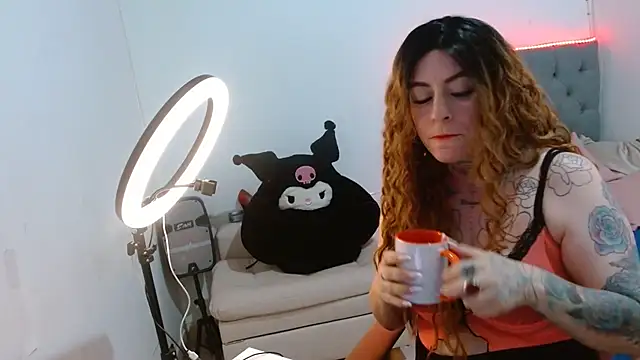 Snapshot of mia_vantt chatting on April 13, 2026, 8:46 pm mia vantt online show from April 13, 2026, 8:46 pm