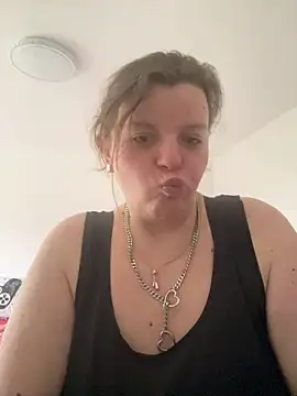 Laura-Loveyou online show from February 18, 2026, 1:18 pm