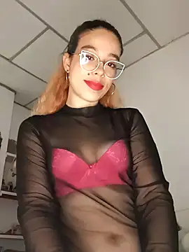 LumiRosse online show from February 13, 2026, 7:03 pm