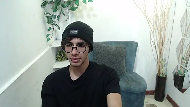 AaronBeer  online show from February 14, 2026, 11:32 am