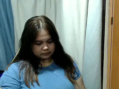 Snapshot of xia_xoxo_ chatting on May 4, 2026, 4:05 am xia xoxo online show from May 4, 2026, 4:05 am