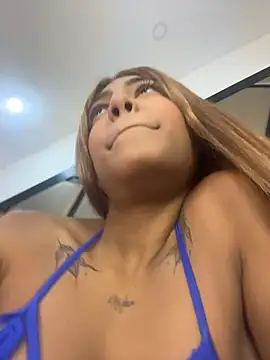 Snapshot of SinLunaXXX chatting on May 12, 2026, 9:54 pm SinLunaXXX online show from May 12, 2026, 9:54 pm