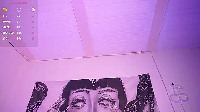 TiffanySander online show from May 13, 2026, 3:46 am