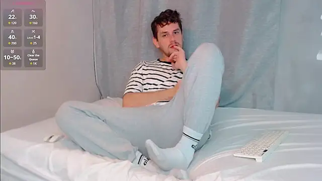 Snapshot of Luc_7 chatting on March 8, 2026, 7:17 pm Luc 7 online show from March 8, 2026, 7:17 pm