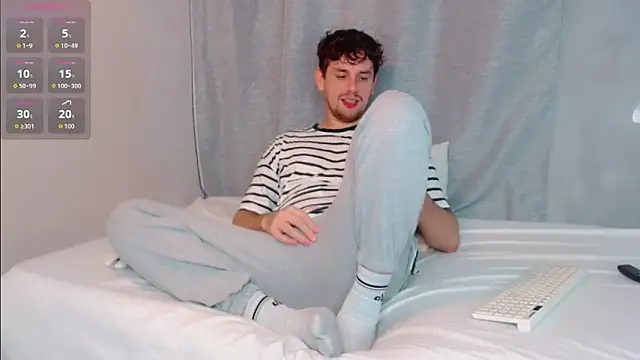 Snapshot of Luc_7 chatting on March 9, 2026, 9:18 pm Luc 7 online show from March 9, 2026, 9:18 pm