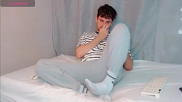 Snapshot of Luc_7 chatting on March 7, 2026, 6:46 pm Luc 7 online show from March 7, 2026, 6:46 pm