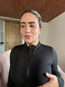 Snapshot of Miilana_ chatting on July 13, 2026, 9:14 pm Miilana online show from July 13, 2026, 9:14 pm