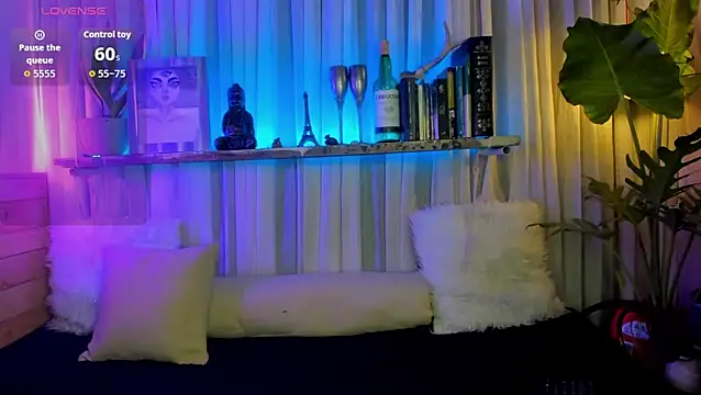 Miss-liaa online show from April 9, 2026, 10:27 pm