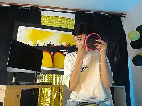 Snapshot of jullian_ricci chatting on March 13, 2026, 7:19 pm jullian ricci online show from March 13, 2026, 7:19 pm