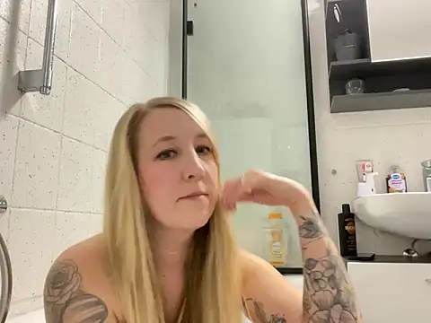 Snapshot of Ninimaus chatting on February 16, 2026, 7:12 pm Ninimaus online show from February 16, 2026, 7:12 pm