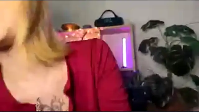 FruitedRiding online show from February 11, 2026, 5:07 am