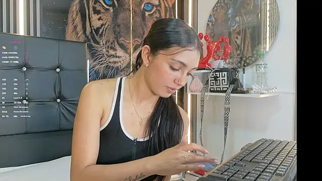 Snapshot of _ArianaToroo chatting on March 26, 2026, 3:43 pm ArianaToroo online show from March 26, 2026, 3:43 pm