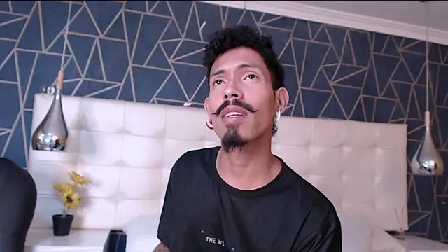 NoaahTylor online show from February 20, 2026, 8:11 pm