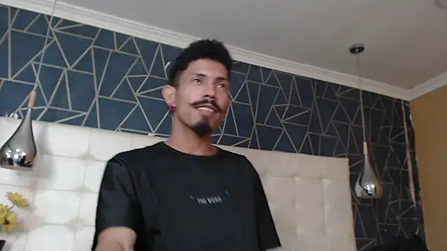 NoaahTylor online show from February 11, 2026, 8:20 pm