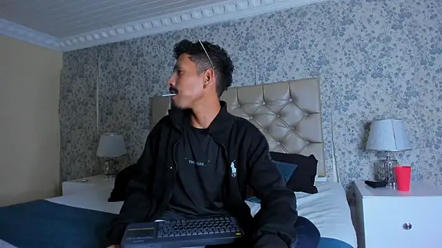 NoaahTylor online show from March 29, 2026, 9:05 pm