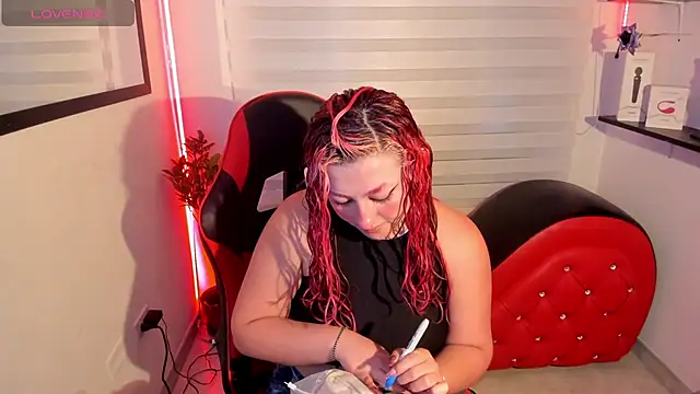 Emily Jonesh online show from April 30, 2026, 12:23 pm