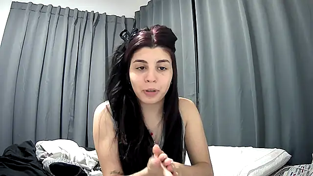 Snapshot of violetazein7 chatting on March 24, 2026, 12:21 am violetazein7 online show from March 24, 2026, 12:21 am